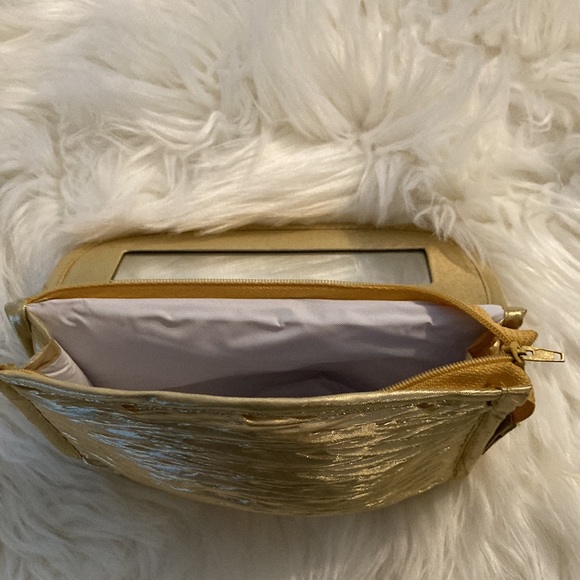 Unbranded gold gathered lame evening bag w/zip close, inside mirror $9 - Picture 3 of 11